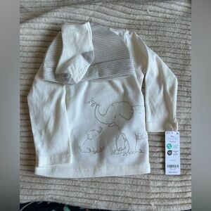 CARTERS three-piece baby set includes long sleeve shirt,hat,socks, size 9 months